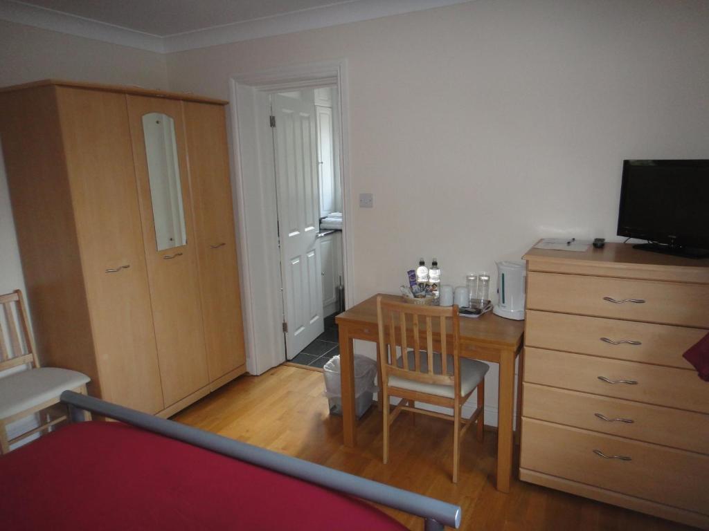 The Oaks Guest House London Room photo